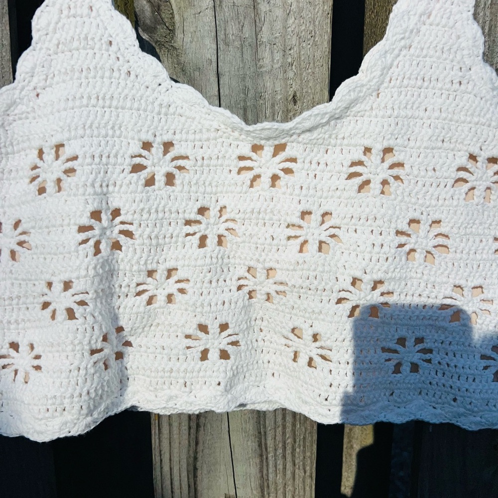 Line & Dot White Crochet Women’s Top - Picture 2 of 5